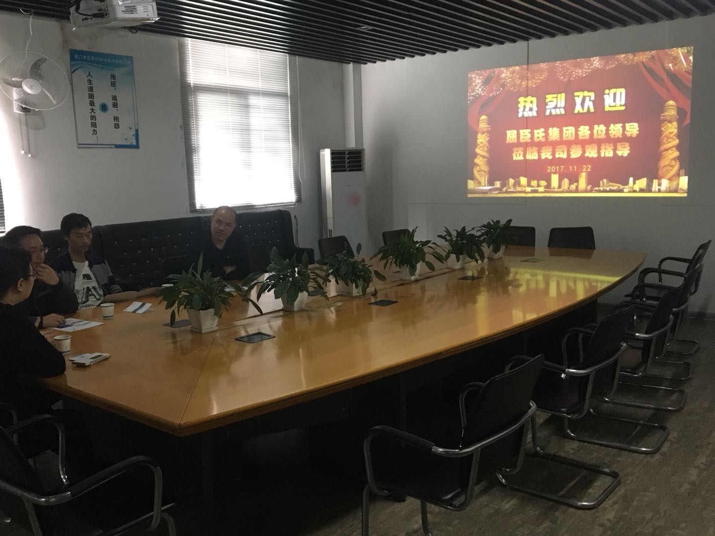 �y�������������������