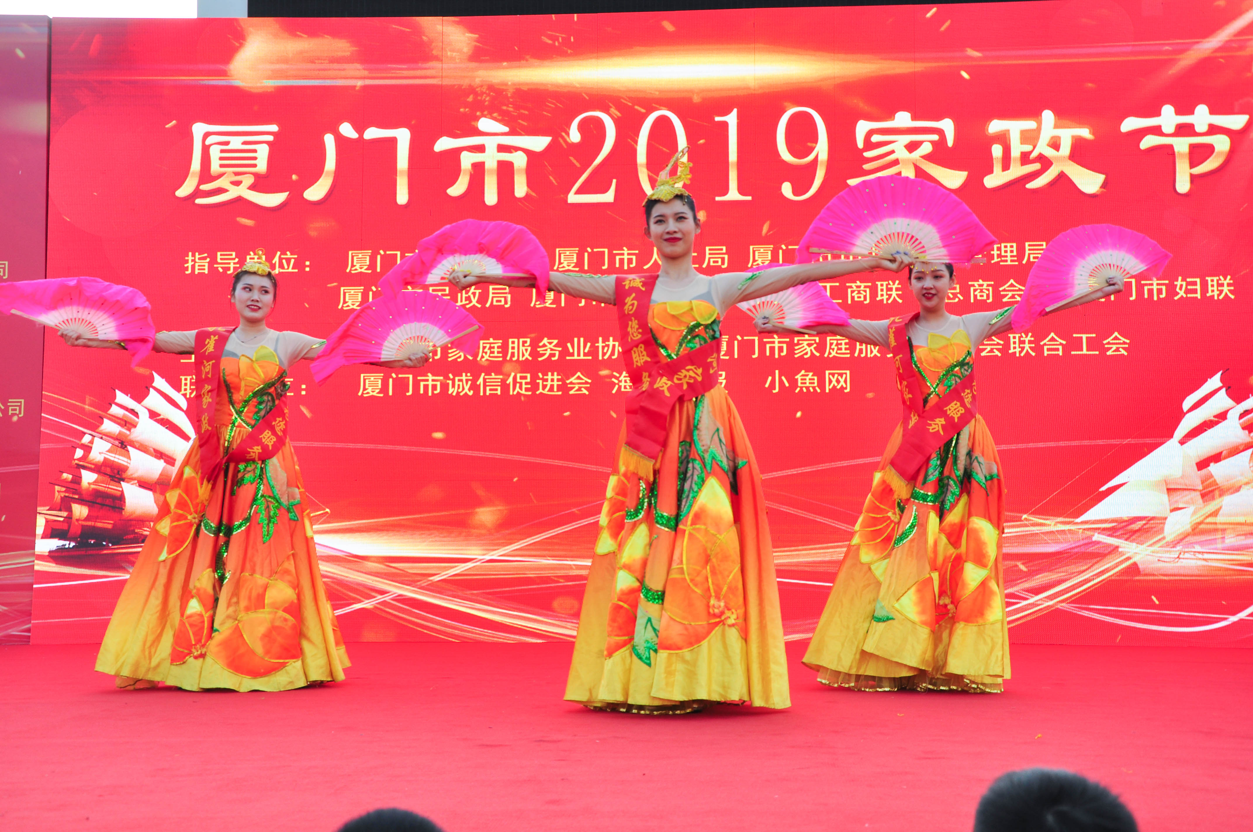 �g��Ц�Z��һ����ʮ�˰���ˇ�R�ψ�������ȸ�������B�T�е����ü�����(ji��)